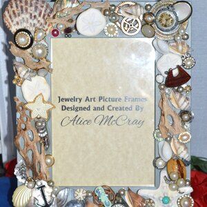 VINTAGE JEWELRY SEA SHORE DECORATED PICTURE FRAME PEARLS  SHELLS DRIFTWOOD 5X7